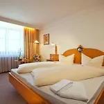 Otel Hotel-restaurant Mayerhofer